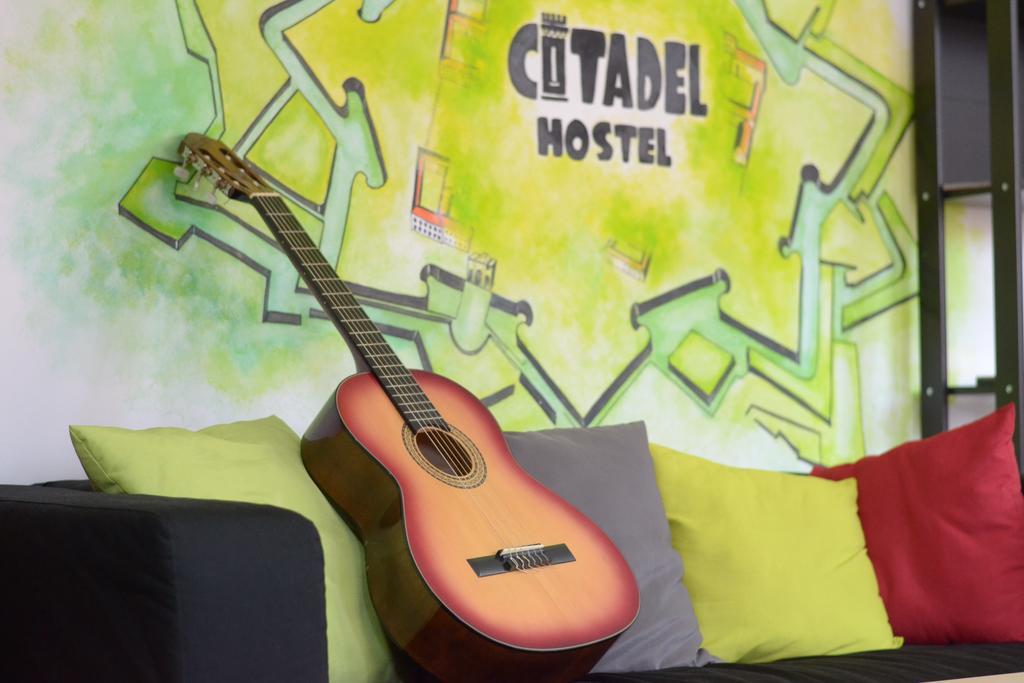 Citadel Hostel Алба Юлия Екстериор снимка