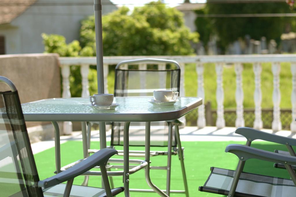 Citadel Hostel Алба Юлия Екстериор снимка