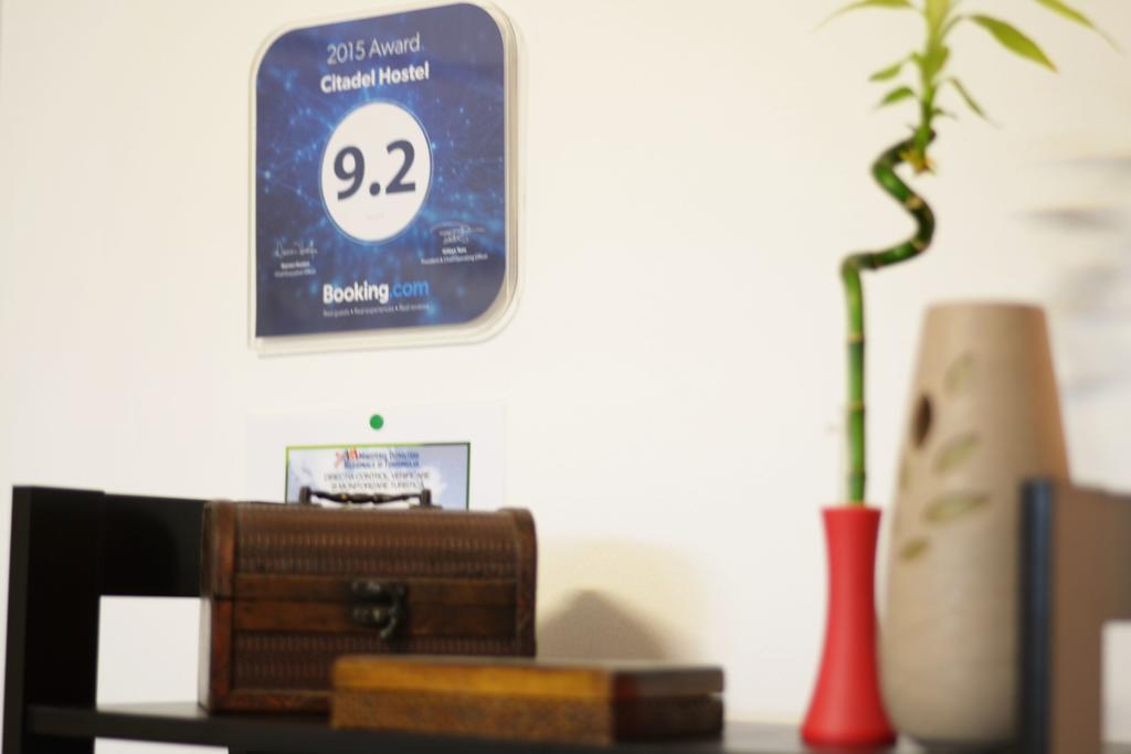 Citadel Hostel Алба Юлия Екстериор снимка